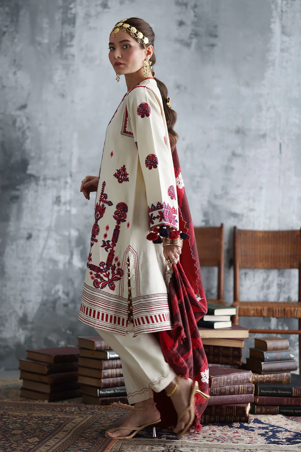 Gul Ahmed 3 Piece Embroidered Printed Karandi Suit with Printed Karandi Dupatta Hover View