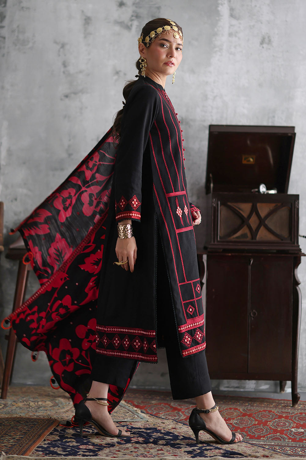 Gul Ahmed 3 Piece Embroidered Khaddar Suit with Embroidered Printed Khaddar Dupatta Hover View