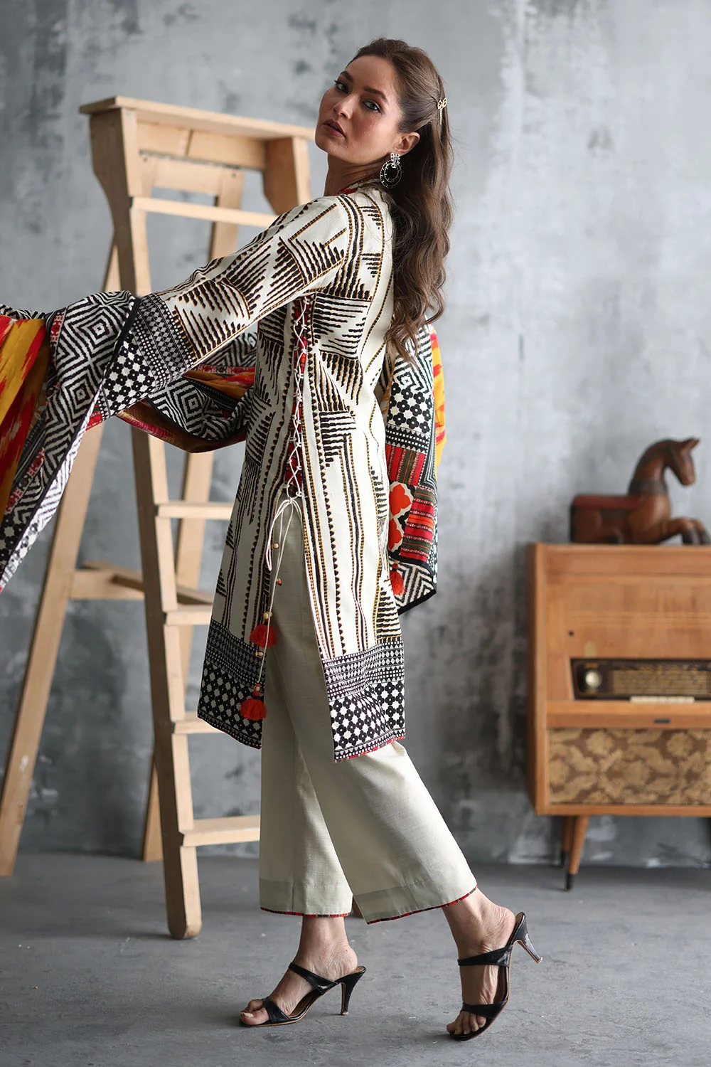 Gul Ahmed 3 Piece Embroidered Printed Khaddar Suit with Printed Khaddar Dupatta